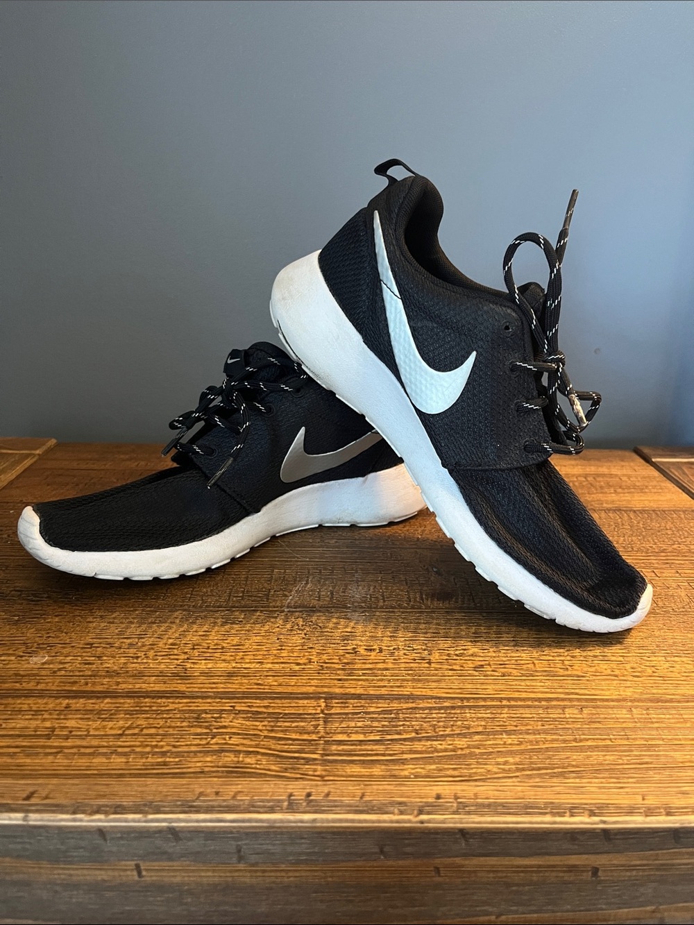 Nike Women’s Roche Black and White Lightweight Sneakers